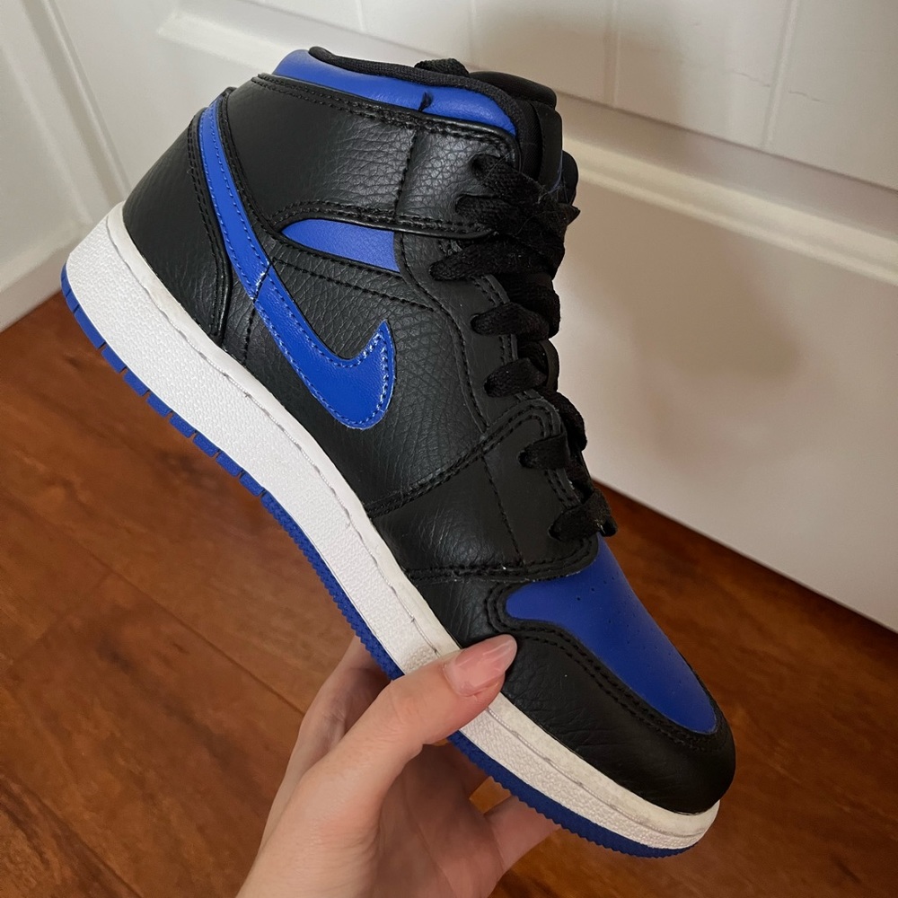 Real Air Jordan 1 Mid GS 'Hyper Royal'